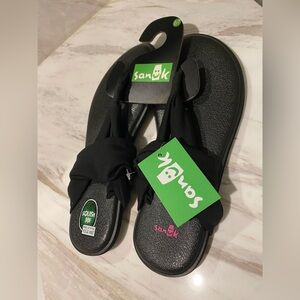 Sanuk Yoga Sling Burst Flip Flop Sandals Girls 6/7 Black 1011417Y Yoga Mat NWT
